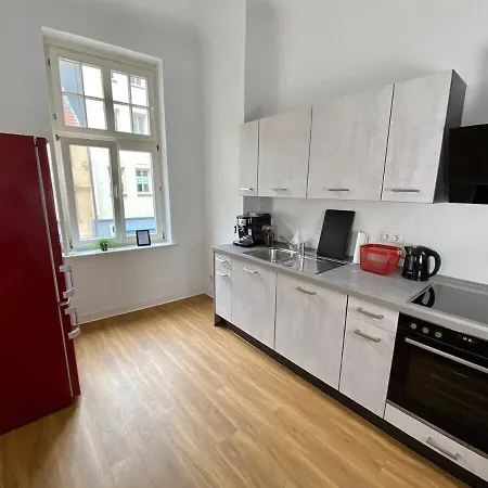 Discovair -karlstrasse- Fussgaengerzone Mit Netflix